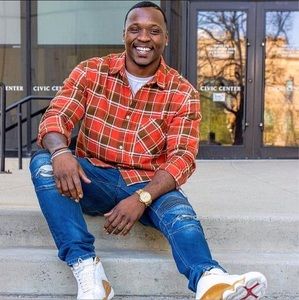 Meet your Posher, Bernard